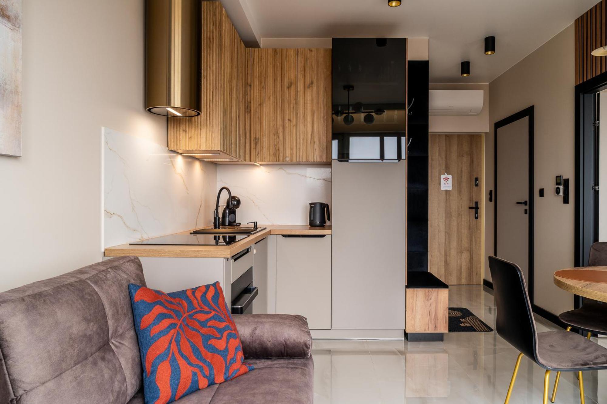 Rentplanet - Quorum Apartment