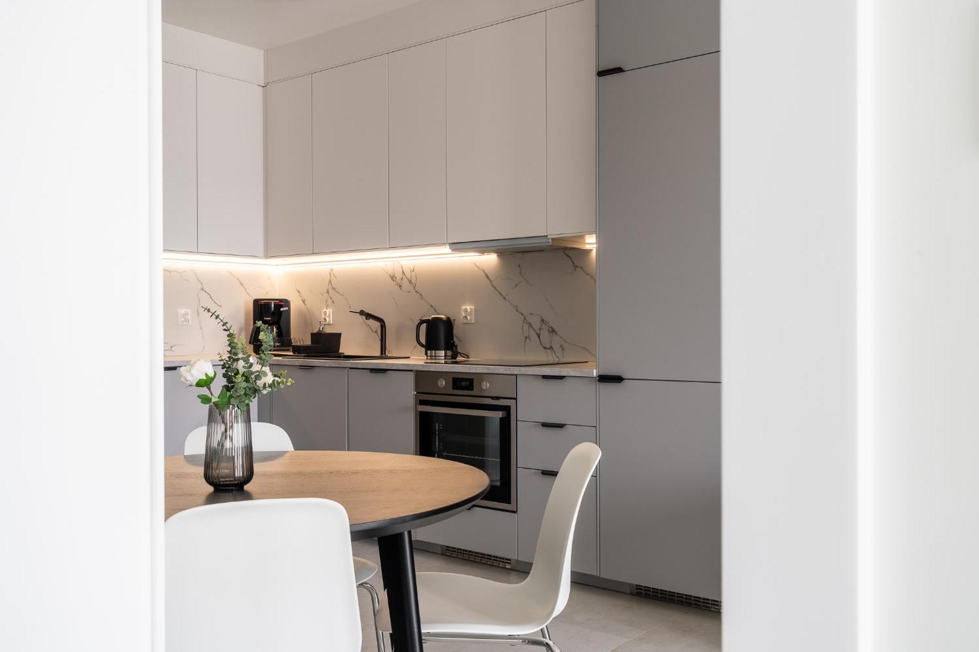 Rentplanet - Quorum Apartment