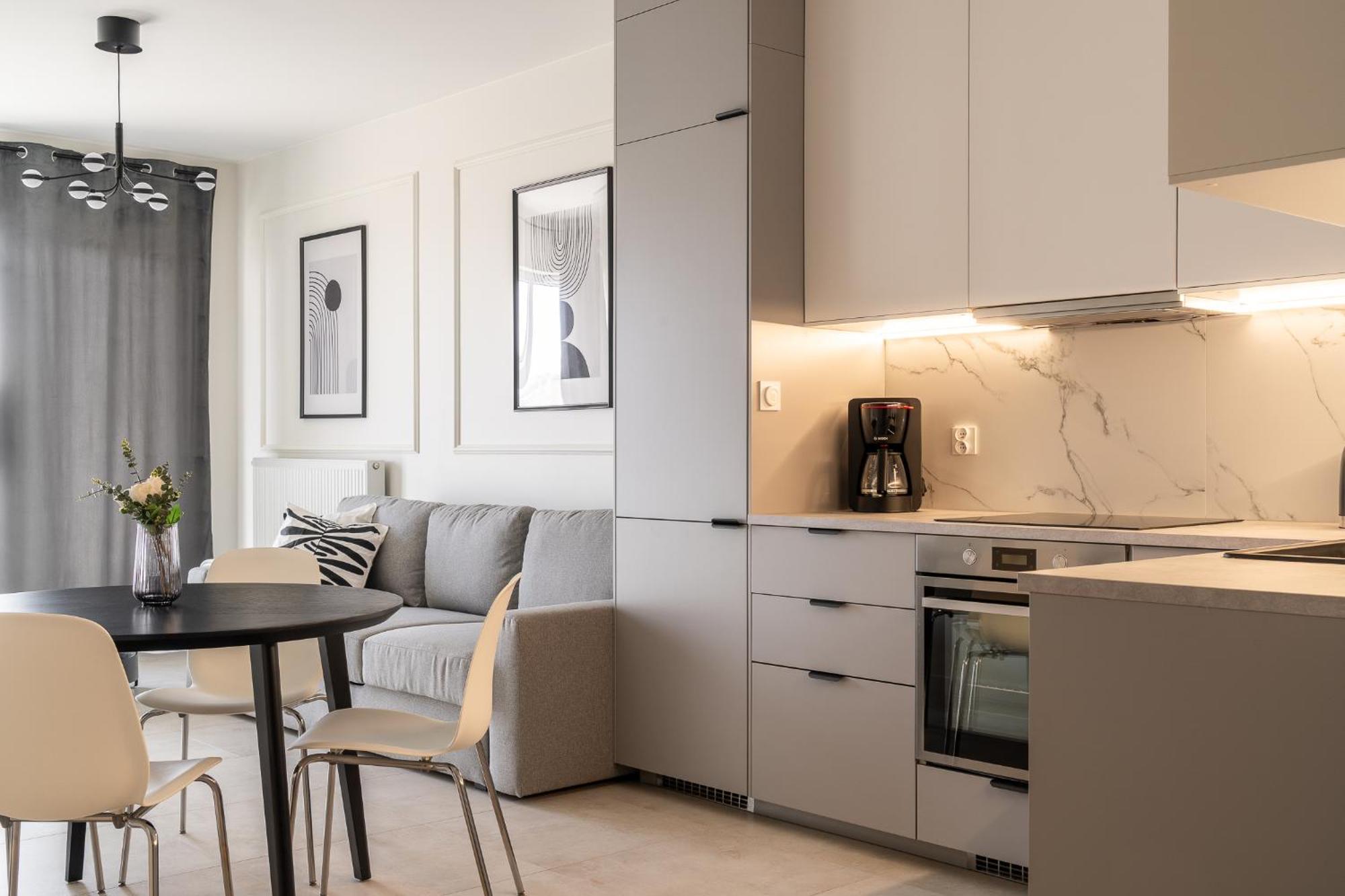 Rentplanet - Quorum Apartment *